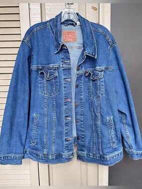 Women’s Levi’s Denim Jacket Size 3X (22-24)